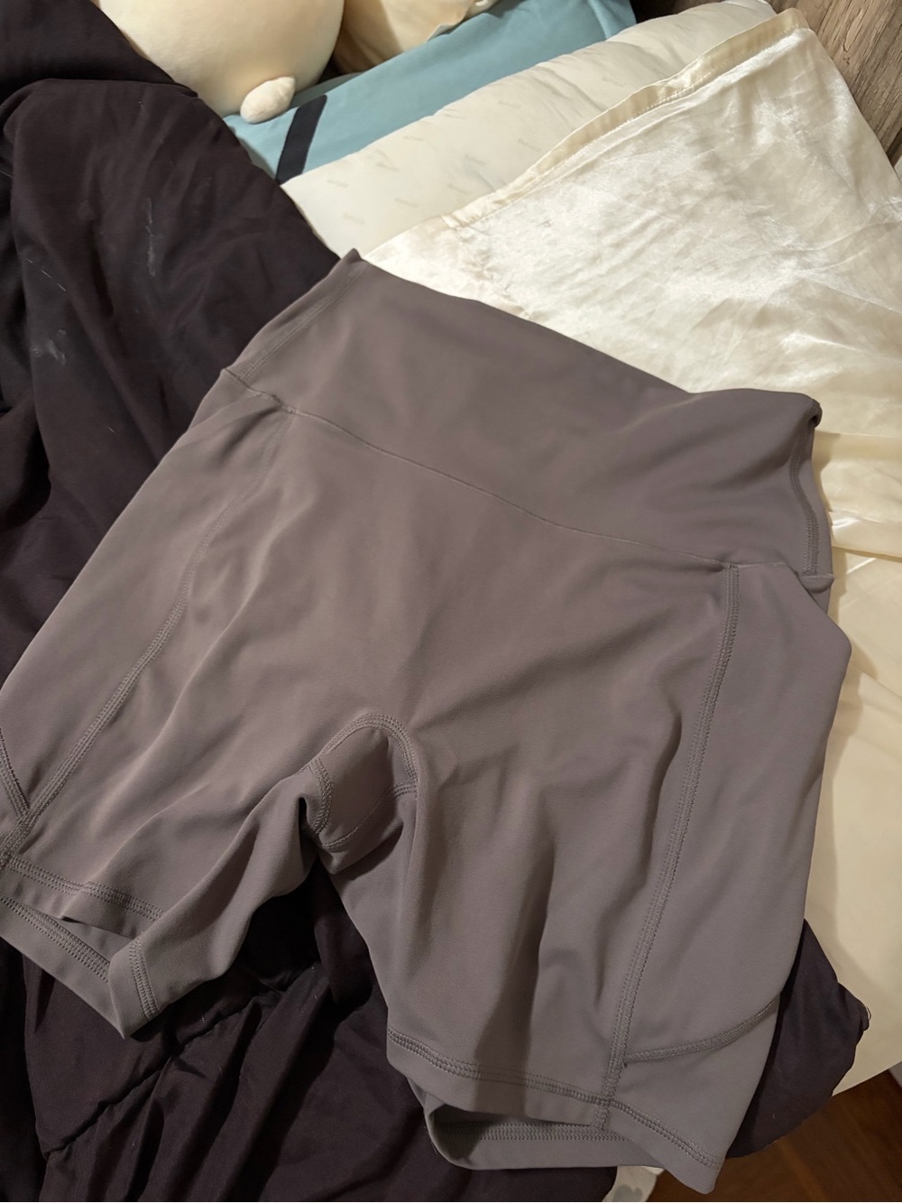 Uniqlo Airism Women's Bike Shorts in Taupe
